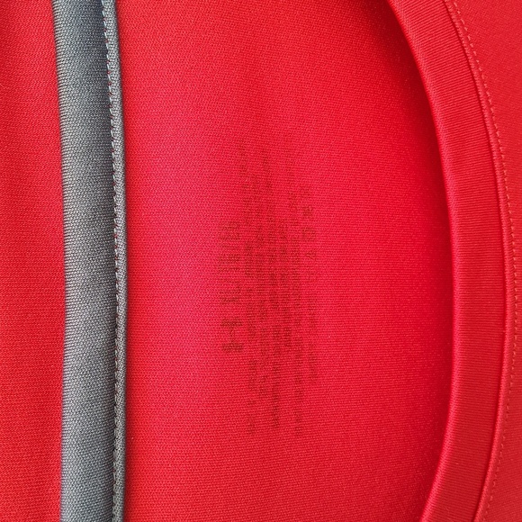 Under Armour Men's Red T-Shirt Size XL - Picture 2 of 6